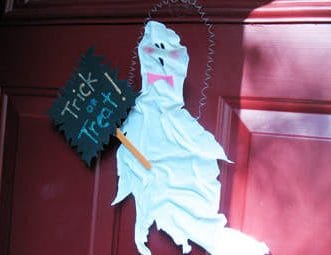 Halloween Craft: Starched T-Shirt Ghost
