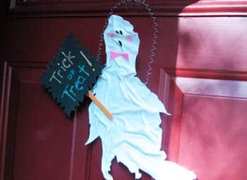 Halloween Craft: Starched T-Shirt Ghost