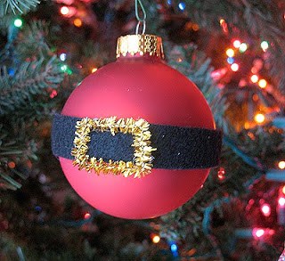 Easy Santa's Belly Ornament via Crafts by Amanda || Santa Ornaments Kids Can Make! || Letters from Santa Holiday Blog