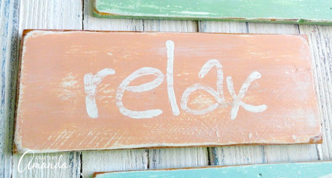 Beige RELAX beach sign