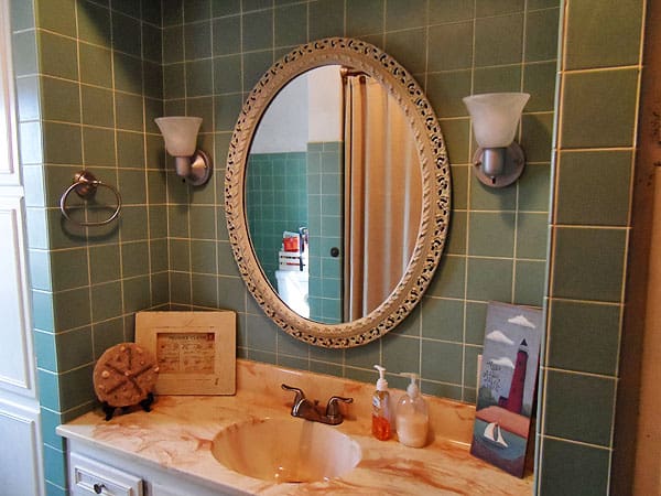 Bathroom Wall Sconce Makeover - CraftsbyAmanda.com