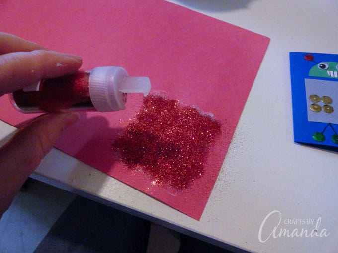 Adding glitter to glue