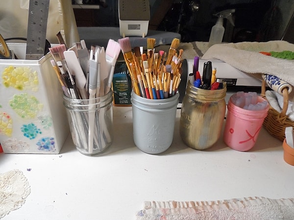 Cute DIY Pencil Holder from a Jar (Free to Make!) - Mod Podge Rocks