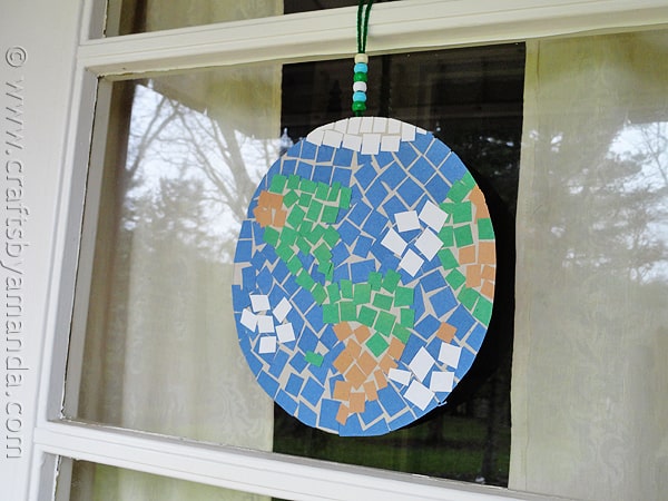 Earth Day Craft: Mosaic Earth by CraftsbyAmanda.com @amandaformaro