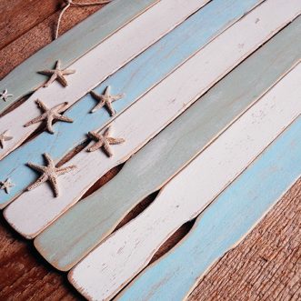 Paint Stick Beach Flag by CraftsbyAmanda.com @amandaformaro
