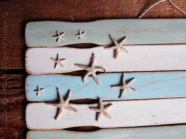 Starfish Wall Art: an easy and adorable button craft for all ages!