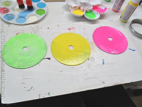 Make Recycled CD Spinners from CraftsbyAmanda.com @amandaformaro