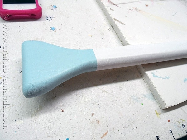 Pottery Barn Inspired Weathered Painted Oar by CraftsbyAmanda.com @amandaformaro