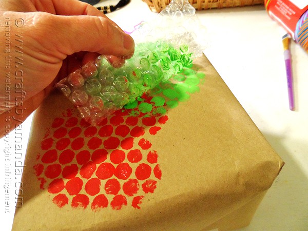 Bubble Wrap Apple Stamps @amandaformaro Crafts by Amanda