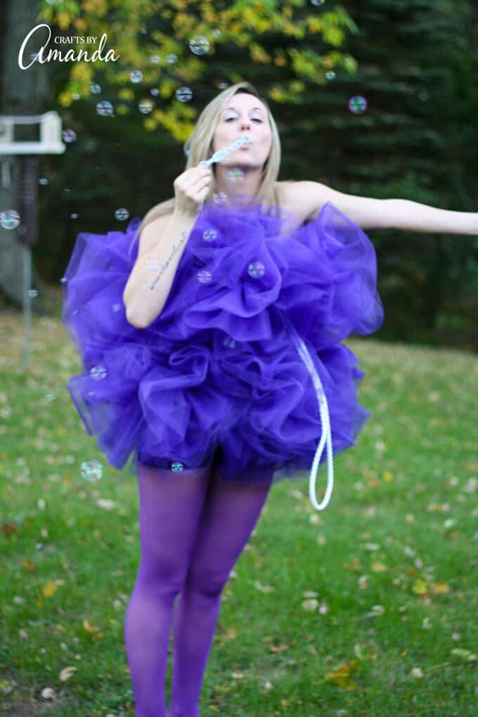 Shower pouf costume blowing bubbles