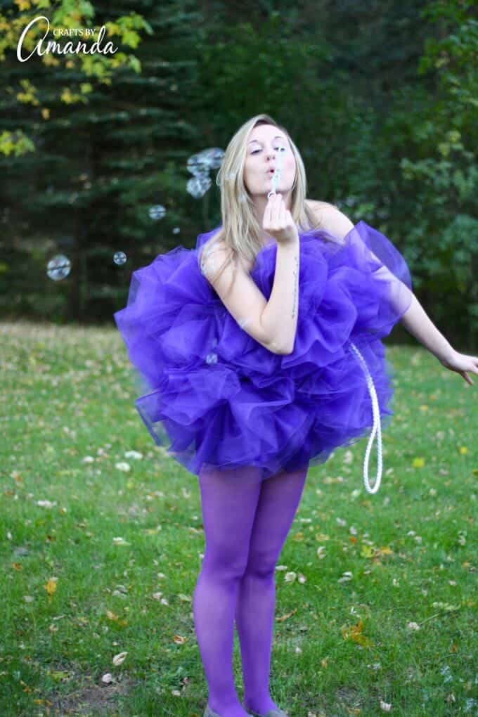 Shower pouf costume blowing bubbles