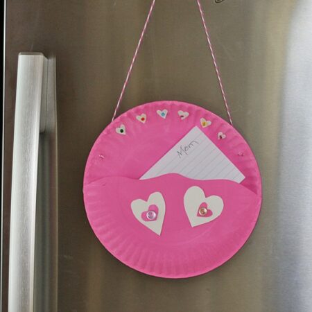 Paper Plate Valentine Note Pocket - Crafts by Amanda