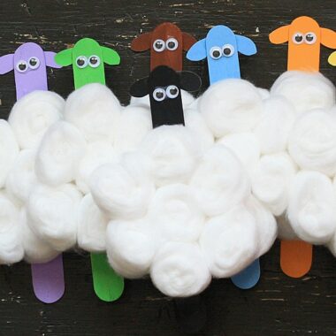 Colorful Flock of Craft Stick Sheep @amandaformaro Amanda's Cookin'