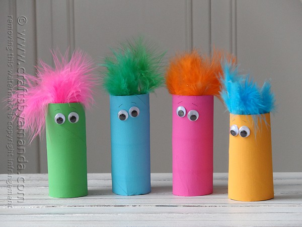 Oh my gosh! I love these cardboard tube featherheads, a simple craft for the kids! #kidscrafts @amandaformaro