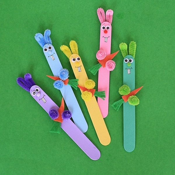 Aww so cute! Love these craft stick bunnies from Crafts by Amanda. A great Easter craft for the kids. 