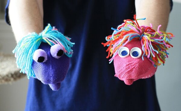 Easy Mitten Puppets by @amandaformaro of Crafts by Amanda