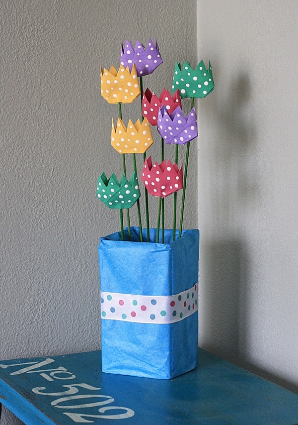 Cardboard Tube Polka Dot Tulips by @amandaformaro Crafts by Amanda