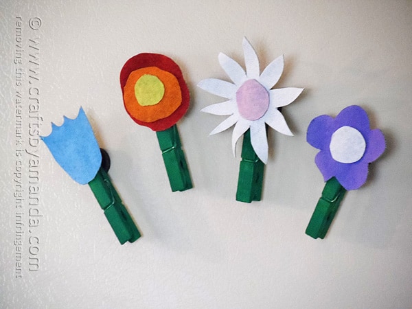 Fun! These denim flower magnets would be great for Mother's Day or even Teacher Appreciation Week!