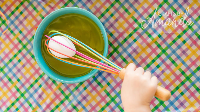 10 Tips for Coloring Eggs with Toddlers