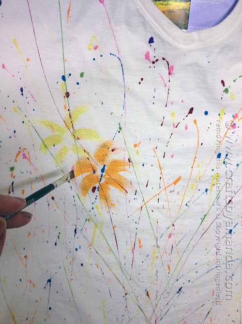 Jackson Pollock Inspired Tee by @amandaformaro of Crafts by Amanda