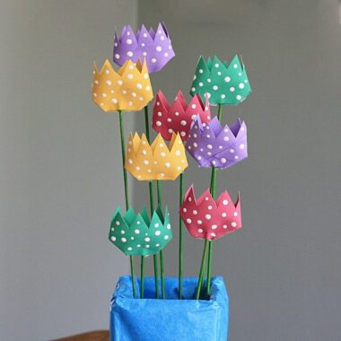 Cardboard Tube Polka Dot Tulips by @amandaformaro Crafts by Amanda