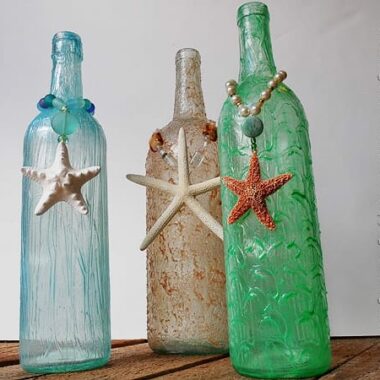 Wine Bottle Craft: Textured Beach Vase by @amandaformaro Crafts by Amanda