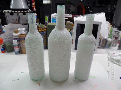 Wine Bottle Crafts: textured beach wine bottles