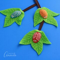 Make these adorable plastic spoon bugs with the kids. A great kid's craft for summer, a classroom display, or just for fun!