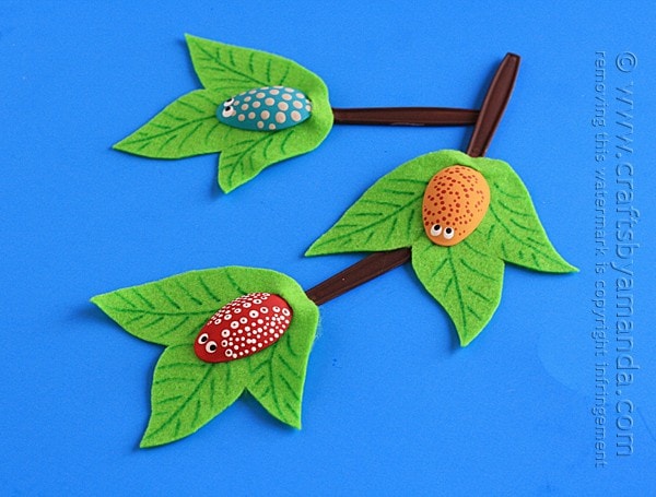 Plastic Spoon Craft: Bugs on a Branch by Amanda Formaro of Crafts by Amanda