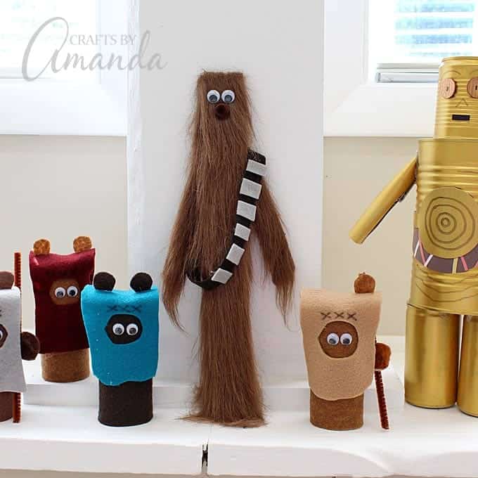 Great tutorial for this super fun Chewbacca craft from Amanda Formaro's book, Star Wars Mania!