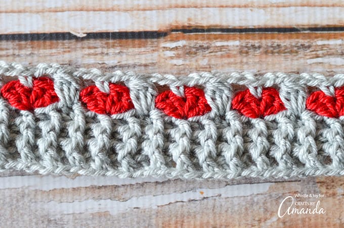Crocheting small hearts