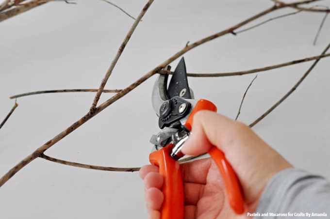 Cut twigs into desired length