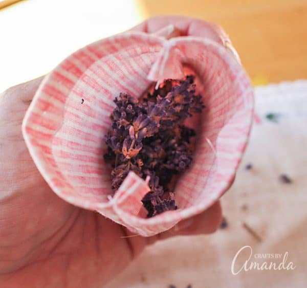 Herbal Sachets How to make an herbal sachet for your drawer