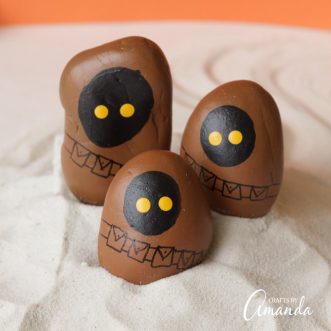 Now that your jawa rocks are done you can give them as a gift to your favorite Star Wars fan or play with them out in the yard.