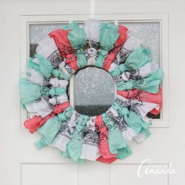 How to make a bandana wreath