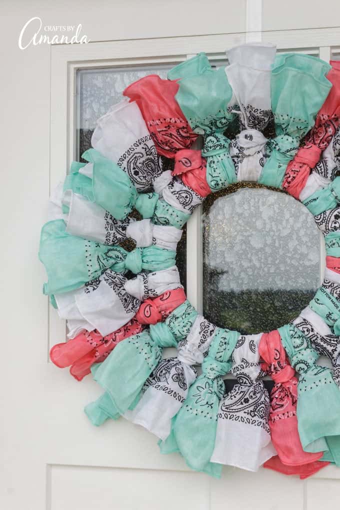 How to keep a bandana wreath from drooping