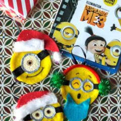 How to make adorable Minion Ornaments for Christmas! #ad Make these and then watch the #DespicableMe3 movie on Blu-ray - in stores December 5! #DM3family