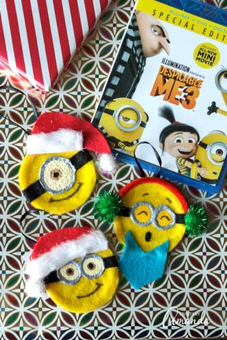 Minion Ornaments: Learn to make minion ornaments from canning lids
