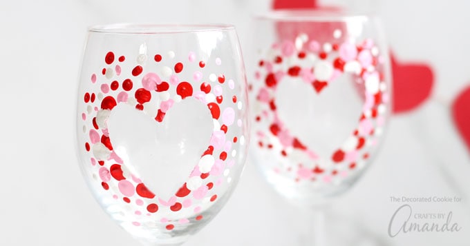 How to Paint a Wine Glass With Enamel 