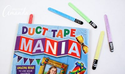 Lightsaber Bookmarks: easily make these Star Wars themed bookmarks!