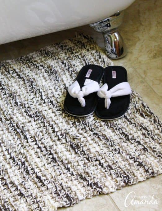 Knit Bath Mat try your hand at this easy bamboo stitch to make a DIY rug!