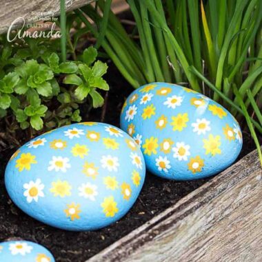 Join along with the rock painting trend and enjoy making your own all over daisy painted rocks. You can scatter these painted rocks throughout your home, yard or inside your potted flowers!