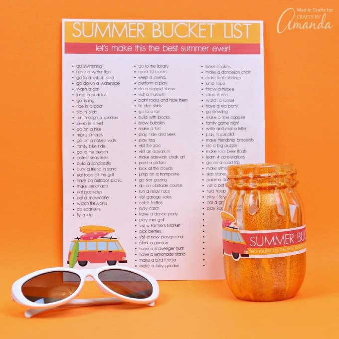 список летних ведер на оранжевом фоне