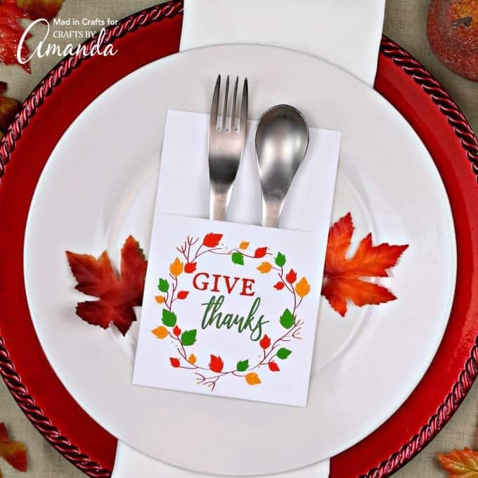 These printable Thanksgiving utensil holders add charming decorative detail while serving a purpose on your Thanksgiving table!