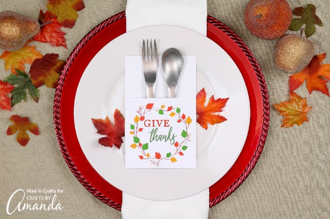 Create charming utensil holders for your thanksgiving table this year!