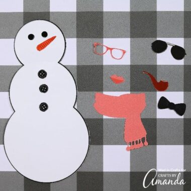 Cut out the pieces of this adorable Build a Snowman printable to have hours of fun creating your own snowmen for when you're stuck inside in the winter! #wintercrafts #kidscrafts #freeprintables #printables #snowmancrafts #snowman