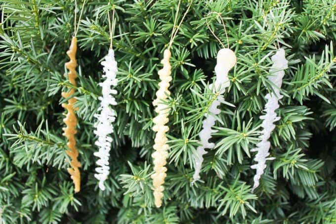 Make these hot glue icicle ornaments for your tree in minutes! 