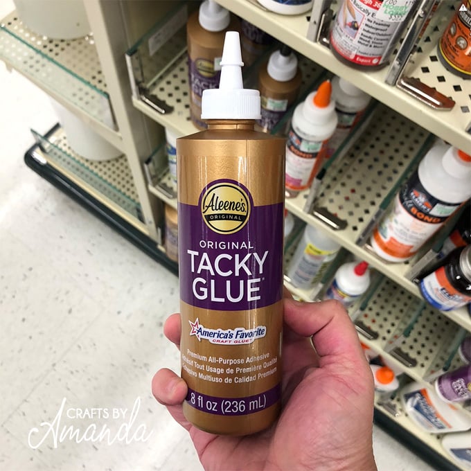 Differences Between Elmer's Glue & Tacky Glue