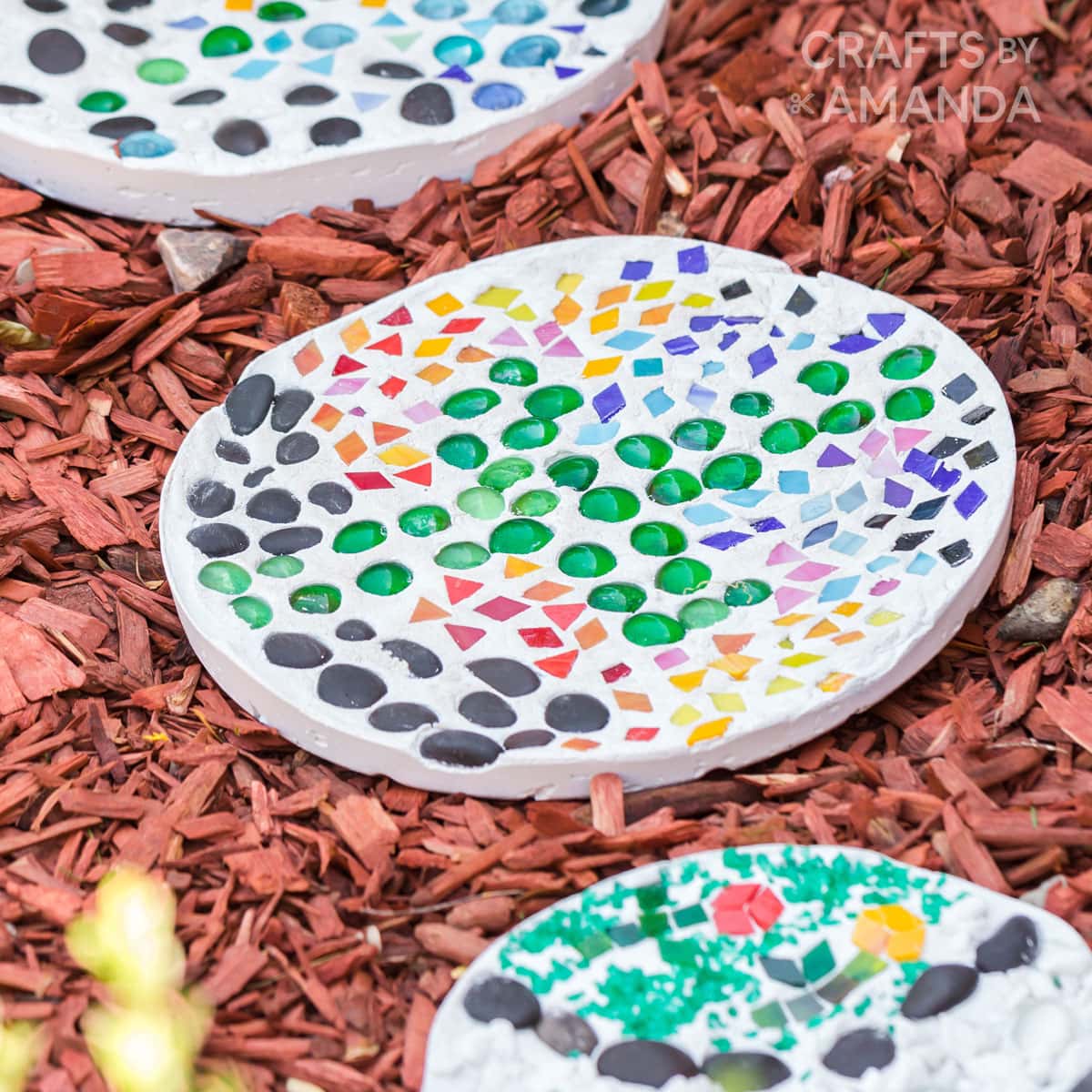 DIY Garden Stepping Stones - Crafts by Amanda - Garden Crafts