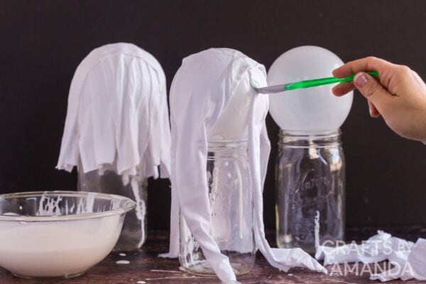 Balloon Ghosts - Crafts by Amanda - Halloween Crafts